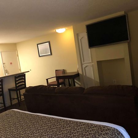 Best Western Westminster Inn Экстерьер фото