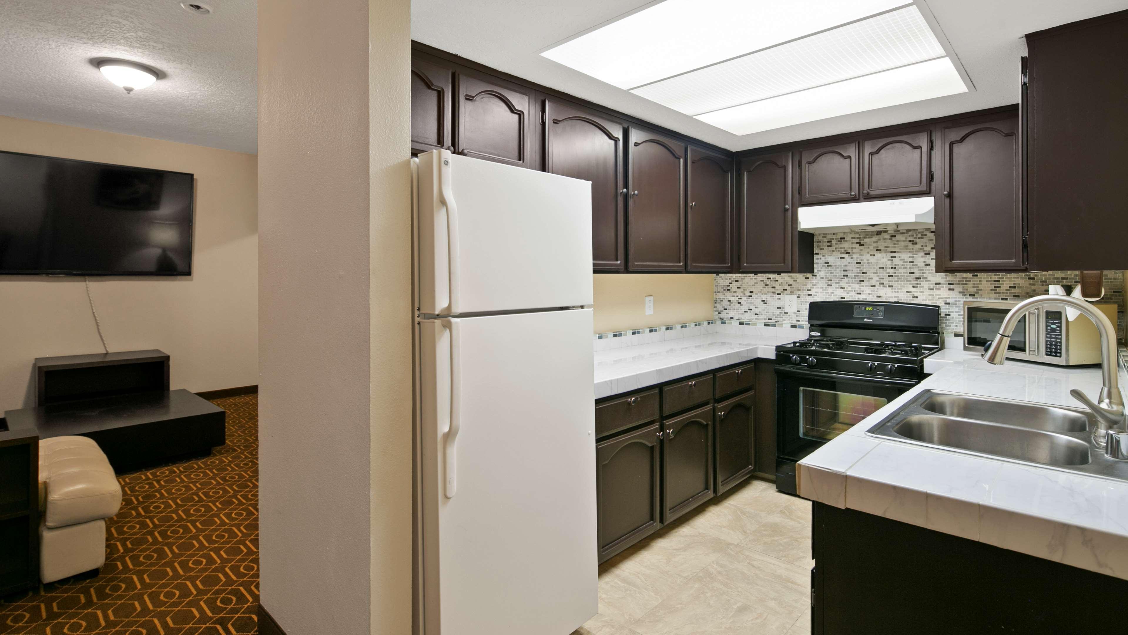 Best Western Westminster Inn Экстерьер фото