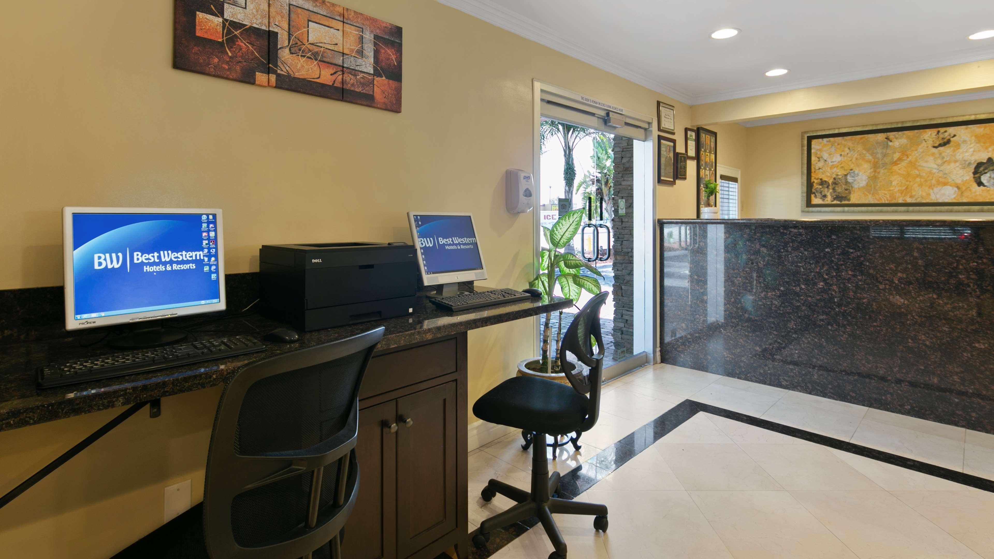 Best Western Westminster Inn Экстерьер фото